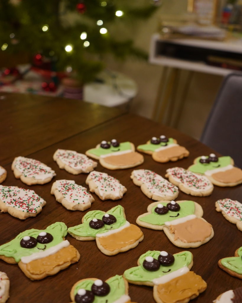 Baby yoda sugar cookies are easy to make using an angel cookie cutter and Junior Mints. Yum! 